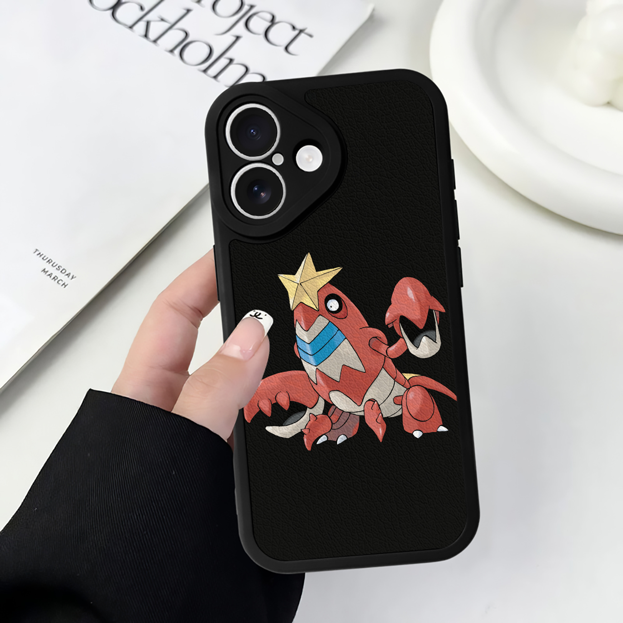 （画像用） ポケットモンスター Pokémon 【iPhone 16シリーズ対応】シリコンスマホケース（レザー調） 材質：シリコン